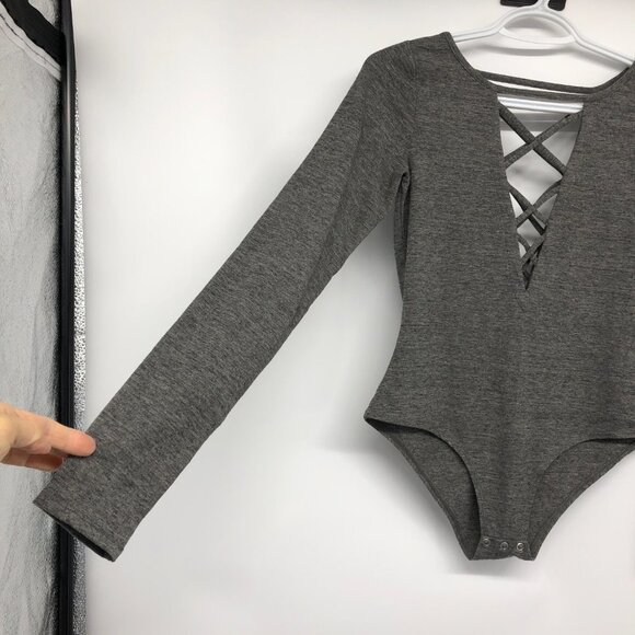 Chaser Grey Heathered Long Sleeve Criss Cross Body Suit size S - Picture 11 of 16